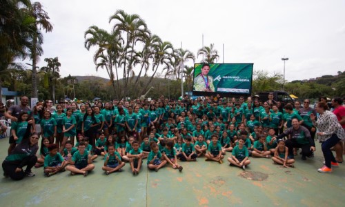 Thiago Pereira lança projeto social de natação em Volta Redonda